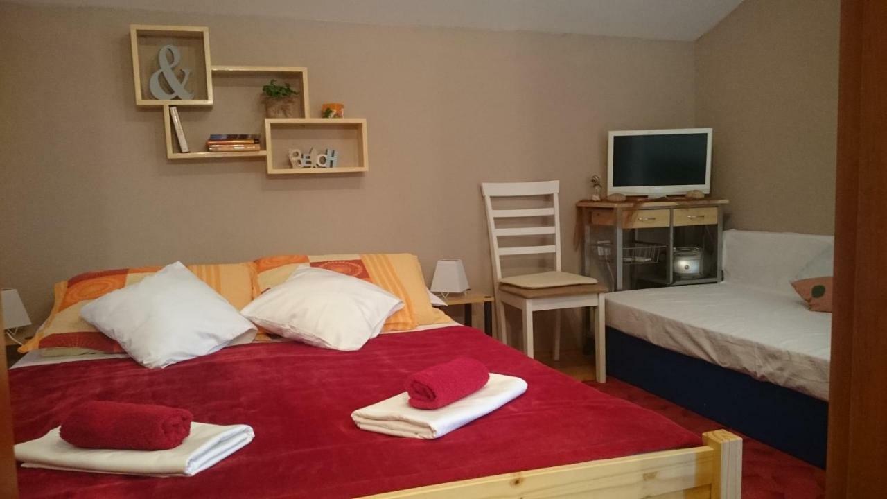 Mea Culpa Apartment Karlobag Bagian luar foto