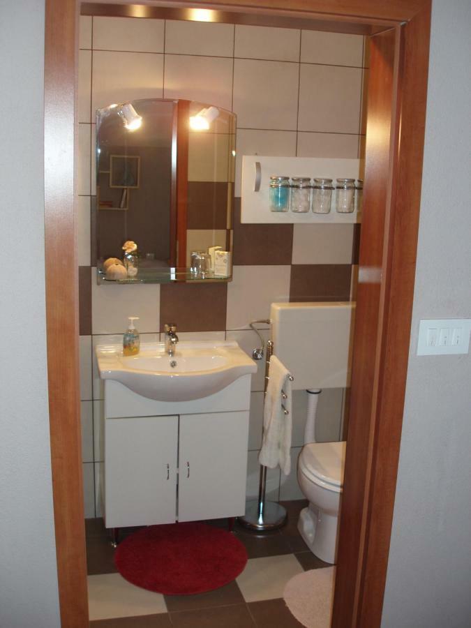 Mea Culpa Apartment Karlobag Bagian luar foto